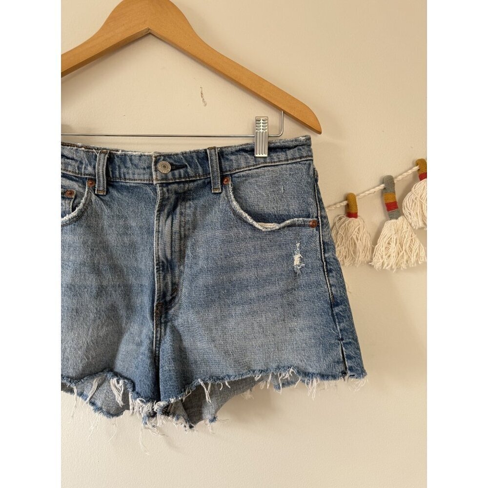 Abercrombie & Fitch The Mom Short High Rise Distress Blue Denim Cut Off 30/10 - Picture 3 of 8